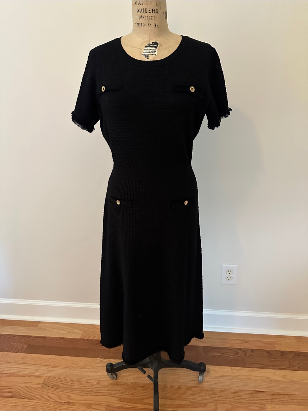 Adrianna Papell Black Short-Sleeve Knit Midi Dress With Gold Buttons